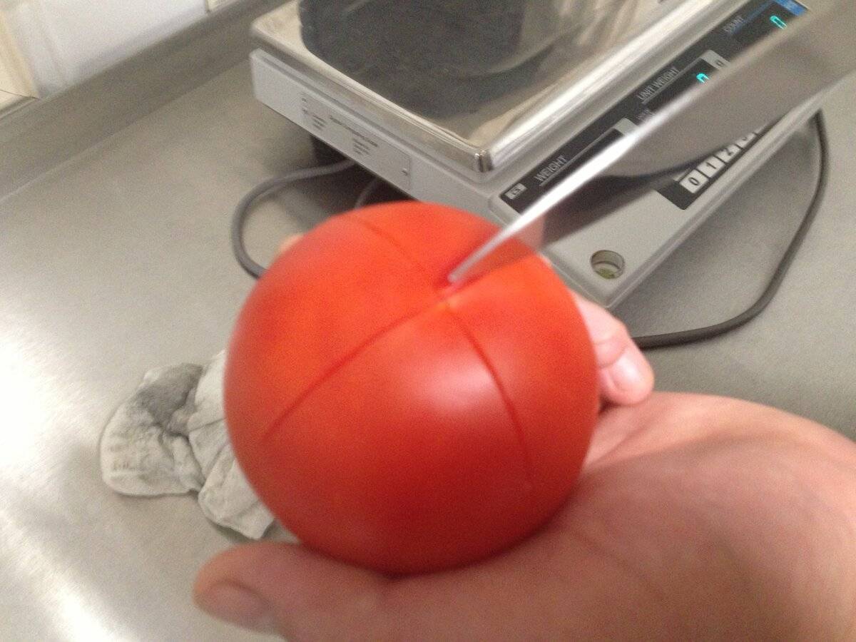 Как снять кожуру с помидора: способы очистить томаты от кожицы с помощью бланширования и других методов