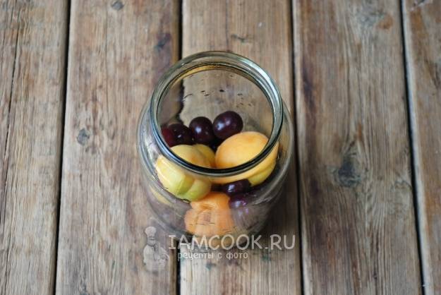 Компот из свежих абрикосов или слив — пошаговый рецепт с фото