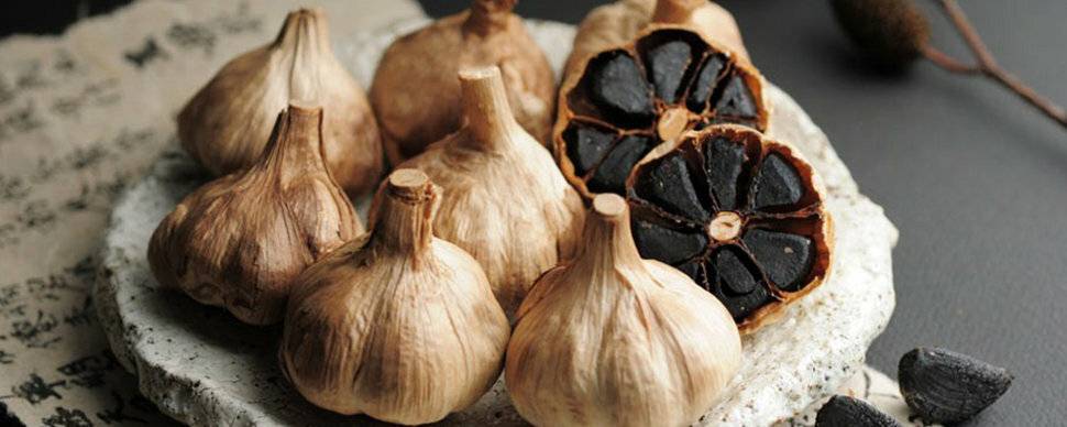 Можно ли сделать самим черный чеснок дома и каковы его полезные свойства? фото овоща, рецепты приготовления