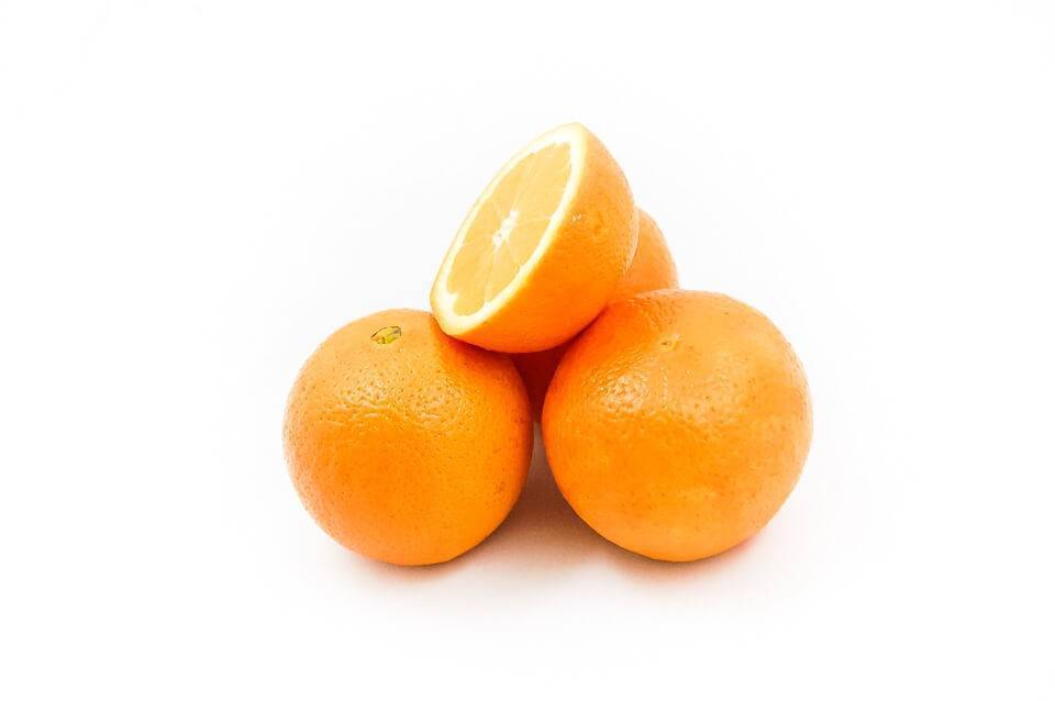 С какого возраста можно давать ребенку апельсин и сок из него?