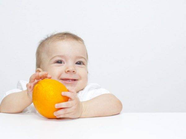 Введение апельсина в рацион ребенка