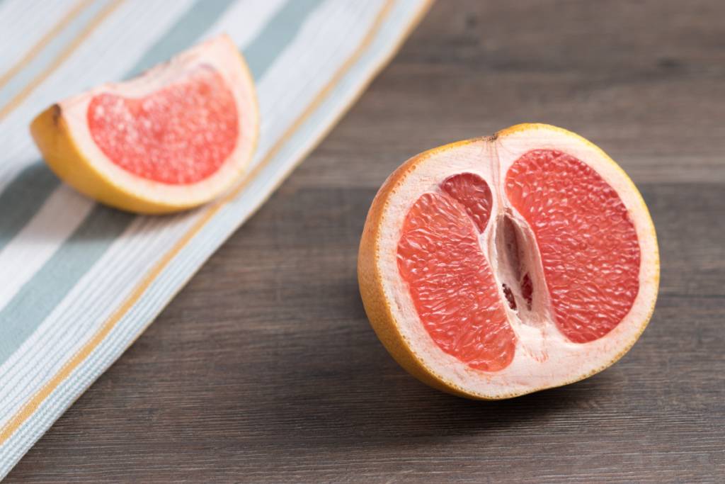 Белый и красный грейпфрут: чем полезны