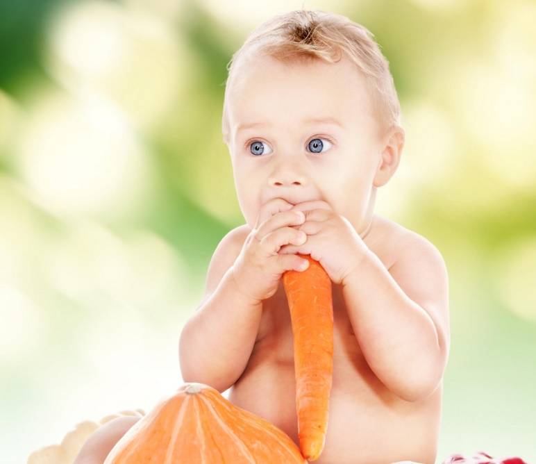 С какого возраста можно давать ребенку сырую морковь