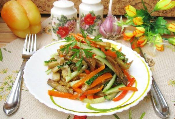 Салат из баклажанов на зиму: 6 простых и самых вкусных рецептов