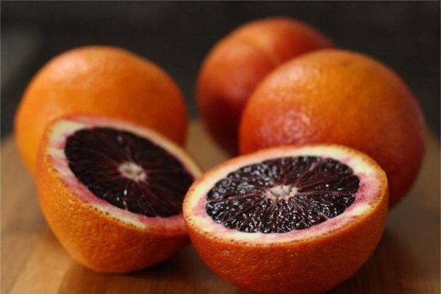 Сицилийские красные апельсины: полезные свойства и противопоказания