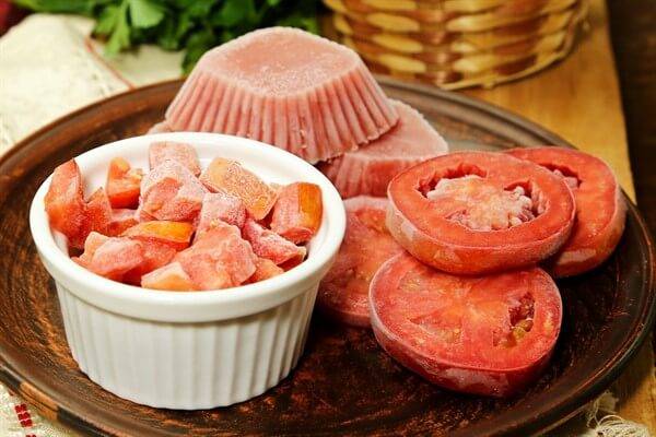 Как лучше замораживать помидоры на зиму: способы заморозки