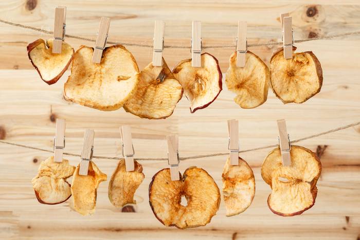 Как сушить яблоки в духовке газовой плиты на противне и решетке: при какой температуре и сколько времени? русский фермер