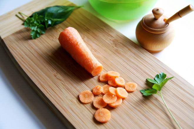 Морковь в рационе кормящей мамы: за и против