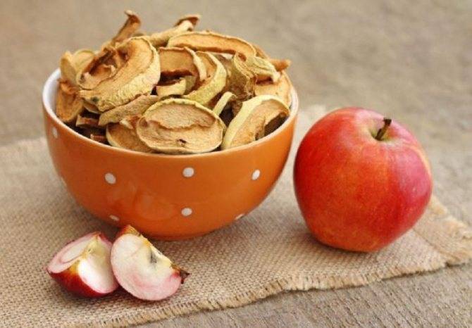 Как сушить яблоки в домашних условиях: в духовке, сушилке, на улице