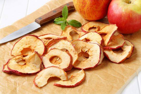 Сушеные яблоки — польза и вред для здоровья человека